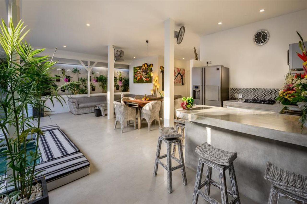 Ozamiz Villa Seminyak By Villas R Us Exterior foto